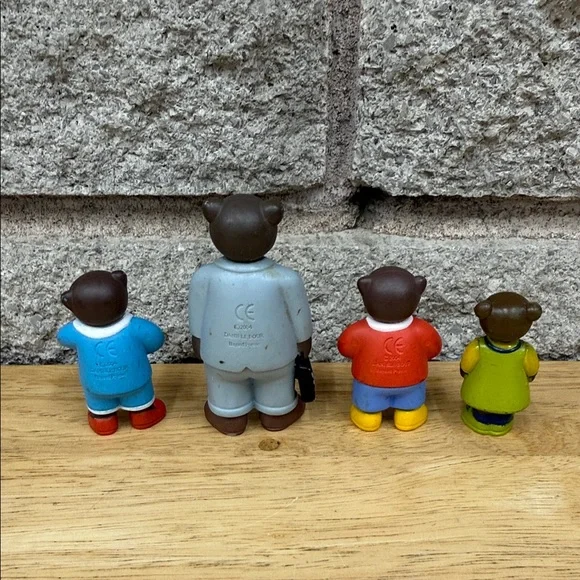 Set of 4  2004 Daniele Bour Kids Bear Figurines - Multicolor Toy Figures - Picture 2 of 3